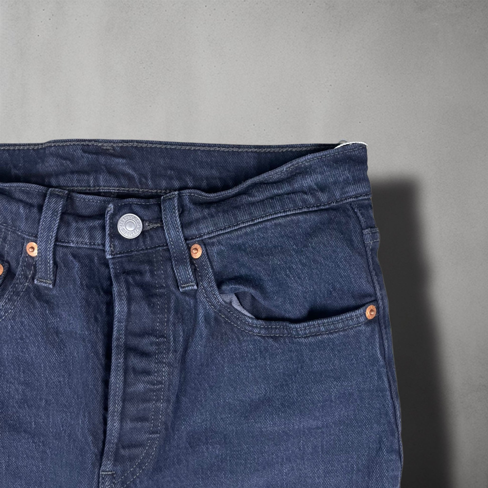Ladies Distressed Levis 501 - Stateside