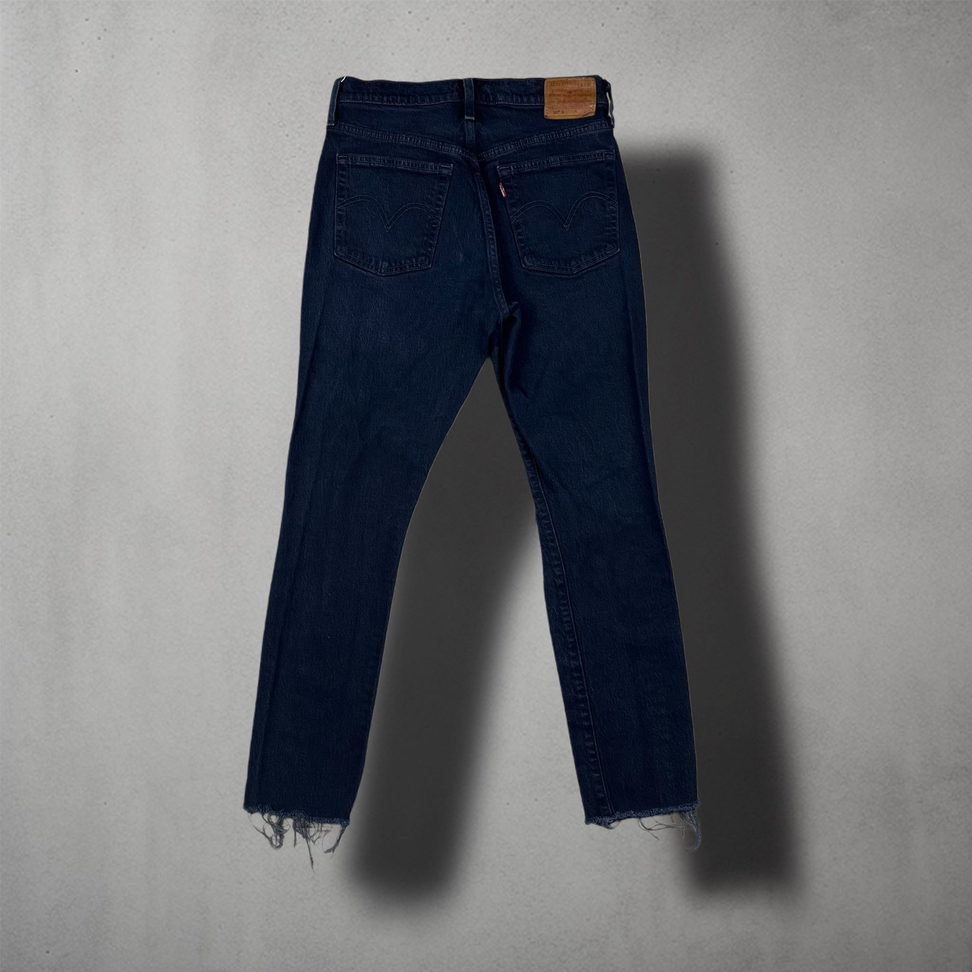 Ladies Distressed Levis 501 - Stateside